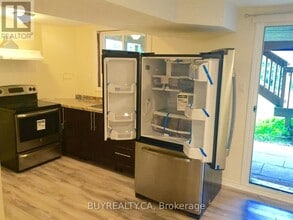 85 October Ln in Aurora, ON - Building Photo - Building Photo