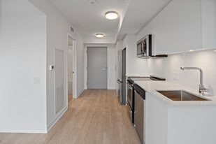 480 Wilson Ave in North York, ON - Building Photo