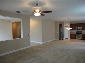 104 Star Shell Dr in Apollo Beach, FL - Foto de edificio - Building Photo