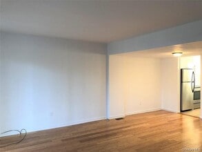 34 Poplar Ln in Middletown, NY - Building Photo - Building Photo