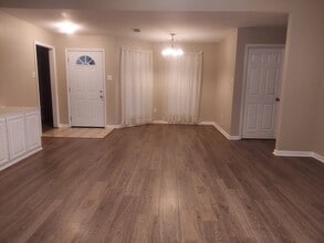 36044 Raleigh Dr in Denham Springs, LA - Foto de edificio - Building Photo