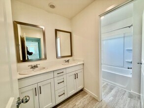 1080 Silver Feather Wy in Roseville, CA - Building Photo - Building Photo