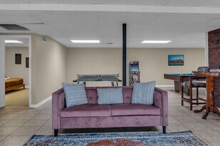 81 Beech Point Dr in Cadiz, KY - Building Photo