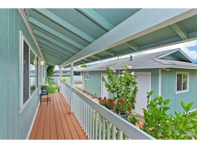 526 Oneawa Pl in Kailua, HI - Building Photo