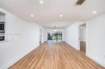 8415 SW 107th Ave in Miami, FL - Building Photo - Building Photo