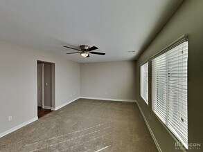 3417 N Diamond Hitch Ct in Las Vegas, NV - Building Photo - Building Photo