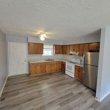 107 Knowles St in Sparta, TN - Building Photo - Building Photo