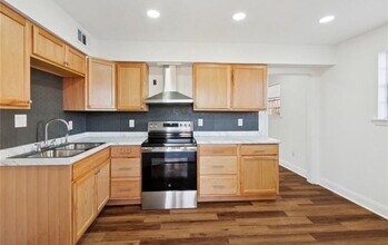 2427 Octavia Dr in Chalmette, LA - Foto de edificio - Building Photo