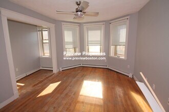 1665 Commonwealth Ave, Unit 7 in Boston, MA - Building Photo - Building Photo