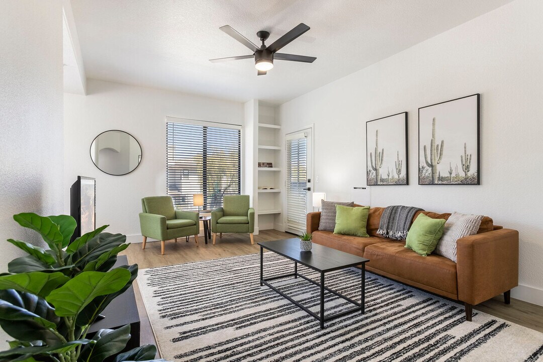 15608 N 71st St in Scottsdale, AZ - Building Photo