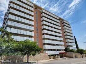 1800 N Stanton St in El Paso, TX - Building Photo