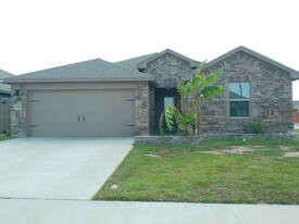 7701 Lariat Toss Dr in Corpus Christi, TX - Building Photo