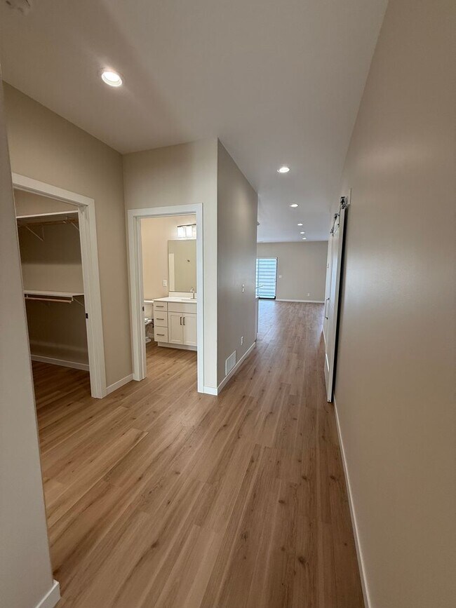 3333 10th Ave NW in Watertown, SD - Building Photo - Building Photo