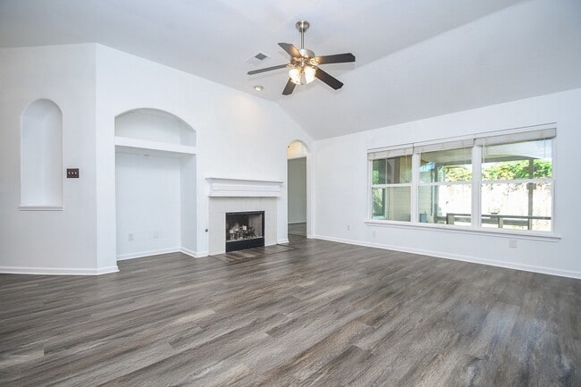 property at 3626 Stratford Town Ln