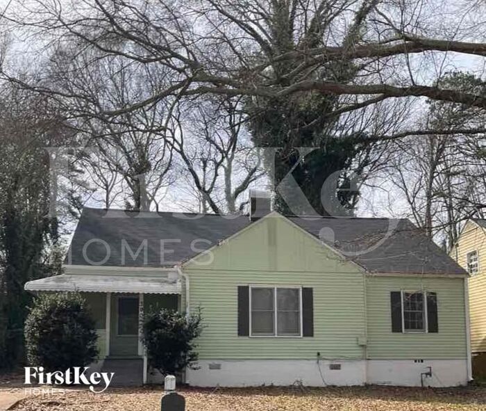 390 Hillside Dr SW in Atlanta, GA - Building Photo