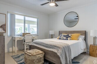 1035 Spanish River Rd in Boca Raton, FL - Foto de edificio - Building Photo