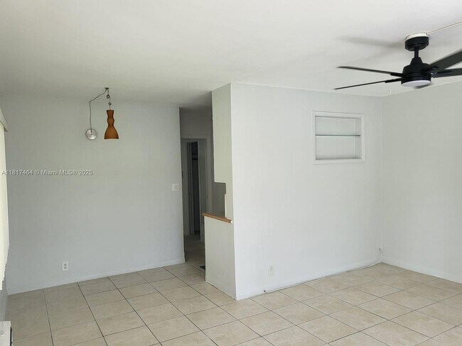 property at 901 N Birch Rd