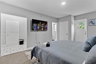 427 NE 107th St in Miami, FL - Building Photo - Building Photo