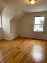 19365 Kingsville St in Harper Woods, MI - Building Photo - Building Photo