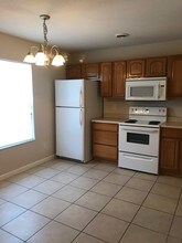 885 Old Stage Rd, Unit 18 in Greeneville, TN - Foto de edificio - Building Photo