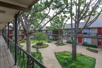 HARRIS GARDENS in Fort Worth, TX - Foto de edificio - Building Photo
