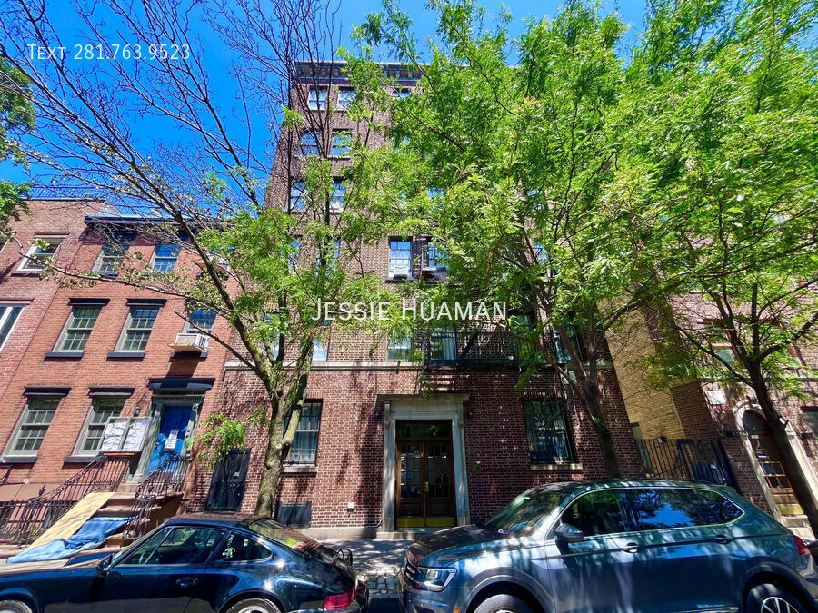 207-209-209 W 11th St in New York, NY - Building Photo