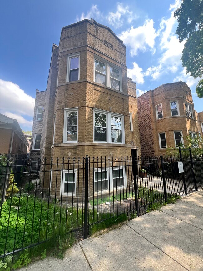 3748 W Windsor Ave, Unit 1