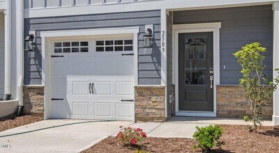 834 Macassar Ln in Apex, NC - Building Photo - Building Photo