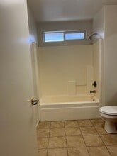 1218 Reddick Ln in Bakersfield, CA - Building Photo - Building Photo