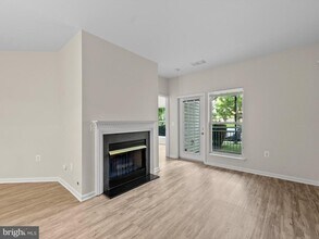 2911 Deer Hollow Way in Fairfax, VA - Building Photo - Building Photo