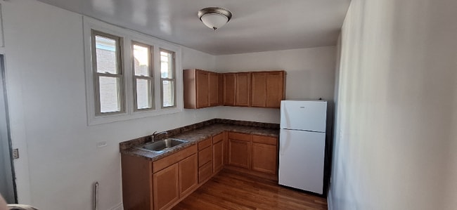 3306 W Hollywood Ave in Chicago, IL - Building Photo - Building Photo