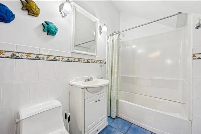 property at 612 Grove St