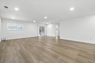 2051 56th Ave in Sacramento, CA - Building Photo - Building Photo