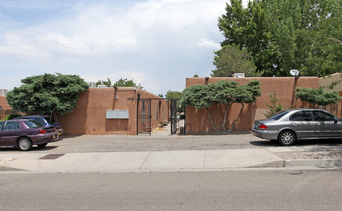 12353 Mountain Rd NE in Albuquerque, NM - Building Photo