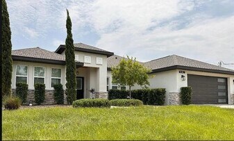 6336 Freeport Dr in Spring Hill, FL - Building Photo