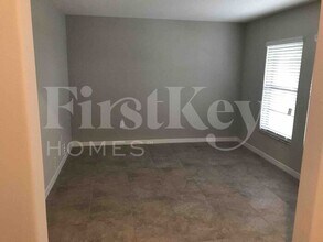 9747 Sage Creek Dr in Riverview, FL - Building Photo - Building Photo