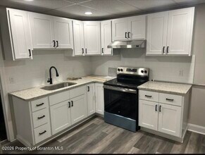 942 Wyoming Ave in Forty Fort, PA - Building Photo - Building Photo