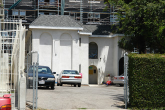 916 S Berendo St in Los Angeles, CA - Building Photo - Building Photo