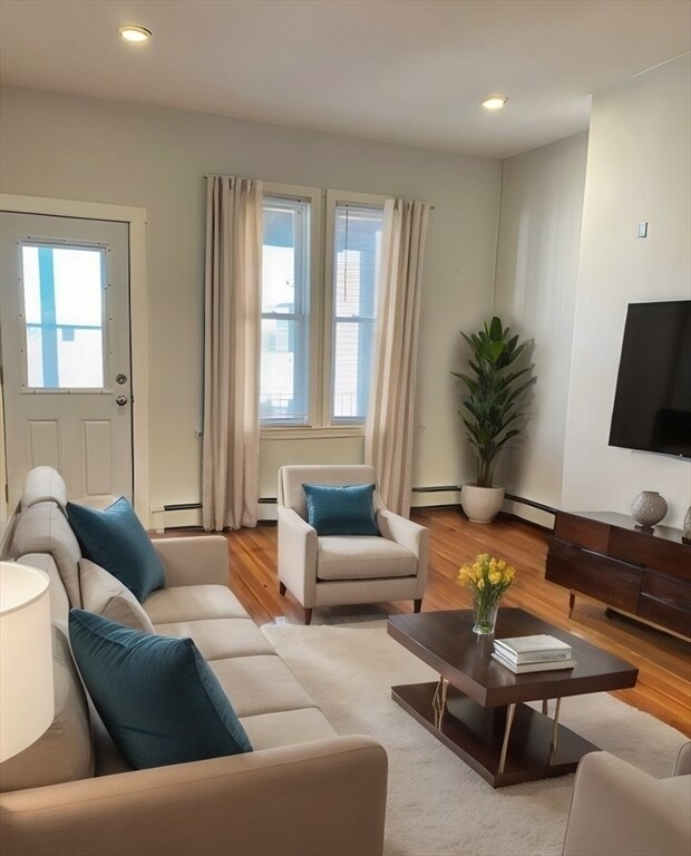 213 Maverick St, Unit #2R