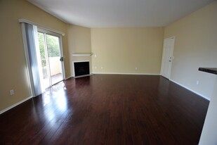 11434 Moorpark St Apartamentos