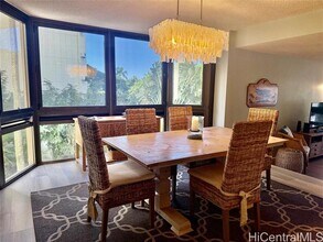 501 Hahaione St in Honolulu, HI - Building Photo - Building Photo