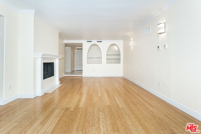 1950 S Beverly Glen Blvd in Los Angeles, CA - Building Photo - Building Photo