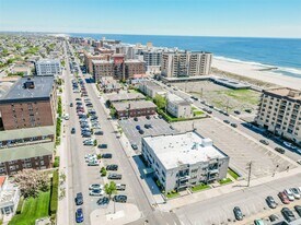 302 E Broadway in Long Beach, NY - Building Photo