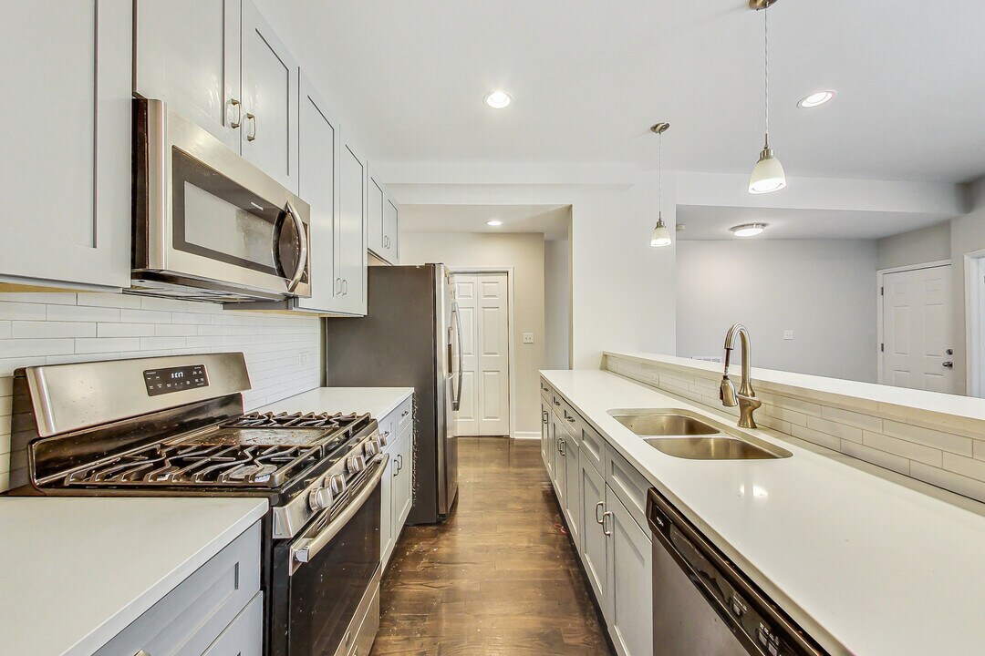 2324 W Monroe St in Chicago, IL - Building Photo