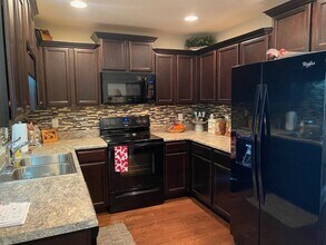 911 Dahlia Dr in Murfreesboro, TN - Building Photo - Building Photo