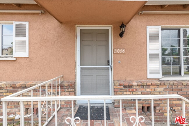 5058 Colfax Ave in Los Angeles, CA - Building Photo - Building Photo