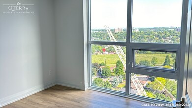 20 Meadowglen Pl in Toronto, ON - Building Photo - Building Photo