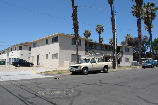 Pacific Dawes in San Diego, CA - Foto de edificio - Building Photo