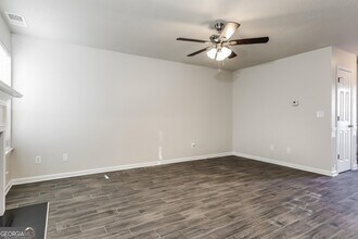 5755 Blacktop Ct in Fairburn, GA - Building Photo - Building Photo