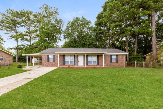 property at 1011 Hillwood Dr SW